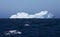 IJsberg op volle zee Zuidelijke Atlantische Oceaan; Iceberg in t