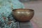 Modern Tibetan Singing Bowl en Nature