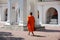 Nakhon Pathom, Thailand: Monk at Wat Phra Pathom Chedi
