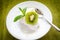 Pavlova meringue with kiwifruit slices