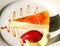 Photo delicious cheesecake with ice cream