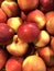 Photo lots of apples on the counter supermarket