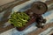 Portion of okra on old scale plate. The text, in Portuguese: maximum load 10 kg