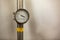 Pressure analogue gauge in psi and kPa