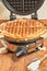 Round waffle maker