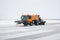 Snow machine for universal cleaning on the runway