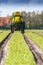 Tractor die landbouwgif spuit, Tractor spraying pesticides