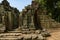 Une statue scultÃ©e dans le mur de la faÃ§ade Est du temple Preah Khan dans le domaine des temples de Angkor, au Cambodge