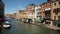 Venezia - Vista sul canale d`acqua e architettura tipica delle case