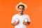 Waist-up shot happy cheerful african-american man having fun during vacation, having perfect holidays, relaxing beach