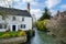 WITNEY, OXFORDSHIRE/UK - MARCH 23 : Picturesque Cottage beside t