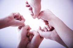 http://thumbs.dreamstime.com/t/%D0%BE%D0%B1%D1%85%D0%B2%D0%B0%D1%87%D0%B5%D0%BD%D0%BD%D1%8B%D0%B5-%D0%BA%D1%83%D0%BB%D0%B0%D1%87%D0%BA%D0%B8-2486159.jpg