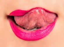 女性舌头库存照片 图片包括有人员 唇膏 表面 特写镜头 嘴唇 关闭 人们 夫人 红色 女性舌头库存照片 图片包括有人员 唇膏 表面 特写镜头 嘴唇 关闭 人们 夫人 红色