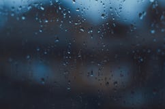雨天 雨在窗口 多雨天气 雨背景 雨和bokeh下降库存照片 图片包括有 雨天 雨在窗口 多雨天气 雨背景 雨和bokeh下降库存照片 图片包括有