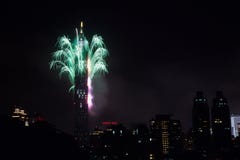 2011 100 Râ¥C Taipei 101 fogos-de-artifício Fotos de Stock 2011 100 Râ¥C Taipei 101 fogos-de-artifício Fotos de Stock