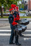 AABENRAA, DENEMARKEN - JULI 6 - 2014: Russische tambourkorpsen bij een pa royalty-vrije stock afbeeldingen AABENRAA, DENEMARKEN - JULI 6 - 2014: Russische tambourkorpsen bij een pa royalty-vrije stock afbeeldingen