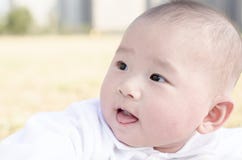 Aanbiddelijke babylook ahead royalty-vrije stock afbeelding Aanbiddelijke babylook ahead royalty-vrije stock afbeelding