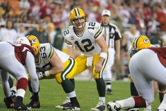 Aaron Rodgers Quarterback voor de GreenBay-Verpakkers royalty-vrije stock afbeeldingen Aaron Rodgers Quarterback voor de GreenBay-Verpakkers royalty-vrije stock afbeeldingen