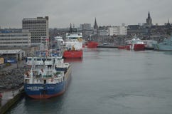 Aberdeen - Skottland hamn, huvudsaklig nyckel för den frånlands- branschen för Nordsjönfossila bränslen Arkivfoton Aberdeen - Skottland hamn, huvudsaklig nyckel för den frånlands- branschen för Nordsjönfossila bränslen Arkivfoton