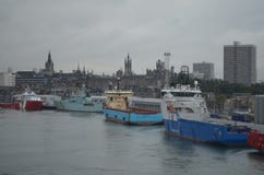Aberdeen - Skottland hamn, huvudsaklig nyckel för den frånlands- branschen för Nordsjönfossila bränslen Arkivbilder Aberdeen - Skottland hamn, huvudsaklig nyckel för den frånlands- branschen för Nordsjönfossila bränslen Arkivbilder