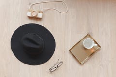 Accessoires de mode plats de configuration Vue sup?rieure images stock Accessoires de mode plats de configuration Vue sup?rieure images stock