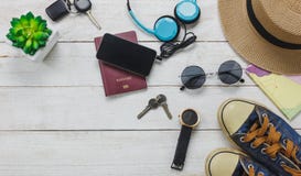 Accessori di vista superiore da viaggiare concetto immagine stock libera da diritti Accessori di vista superiore da viaggiare concetto immagine stock libera da diritti