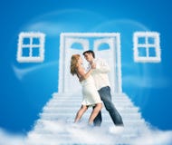Accoppiamenti di Dancing sul collage di sogno di modo del portello della nube fotografia stock Accoppiamenti di Dancing sul collage di sogno di modo del portello della nube fotografia stock