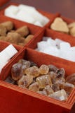 Accumulazione dello zucchero - vari cubi e caramelle fotografie stock Accumulazione dello zucchero - vari cubi e caramelle fotografie stock