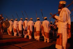 Addis Abeba, Äthiopien: Junge Chor-Gesanggebete während der Offenbarungsfeiern lizenzfreie stockbilder Addis Abeba, Äthiopien: Junge Chor-Gesanggebete während der Offenbarungsfeiern lizenzfreie stockbilder