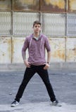 Adolescente bello in abbigliamento casual fotografie stock libere da diritti Adolescente bello in abbigliamento casual fotografie stock libere da diritti