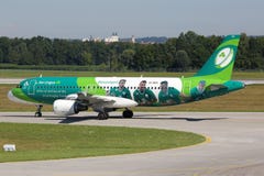 Aer Lingus Airbus A320 airplane special livery Green Spirit Rugby Team royalty free stock photos Aer Lingus Airbus A320 airplane special livery Green Spirit Rugby Team royalty free stock photos