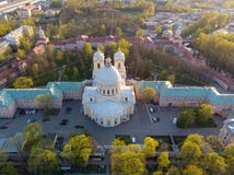 Aeralansicht zur Heiligen Dreifaltigkeit Alexander Nevsky Lavra Ein Architekturkomplex mit einem orthodoxen Kloster, eine neoklas stockfotos Aeralansicht zur Heiligen Dreifaltigkeit Alexander Nevsky Lavra Ein Architekturkomplex mit einem orthodoxen Kloster, eine neoklas stockfotos