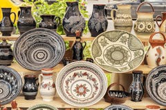 Affichage traditionnel de poterie image stock Affichage traditionnel de poterie image stock