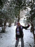 Afroamerikaner-Mädchen im Schnee Lizenzfreie Stockfotografie Afroamerikaner-Mädchen im Schnee Lizenzfreie Stockfotografie