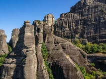 Afzettingsgesteentehellingen van Meteora, Griekenland royalty-vrije stock fotografie Afzettingsgesteentehellingen van Meteora, Griekenland royalty-vrije stock fotografie