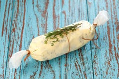 Aglio composto dei rosmarini del timo dell'erba degli ingredienti del burro fresco Fotografie Stock Aglio composto dei rosmarini del timo dell'erba degli ingredienti del burro fresco Fotografie Stock