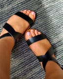 Aimez mes pieds bronzés photo libre de droits Aimez mes pieds bronzés photo libre de droits