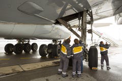 Airbus A380 cansa a trabajadores fotografía de archivo Airbus A380 cansa a trabajadores fotografía de archivo