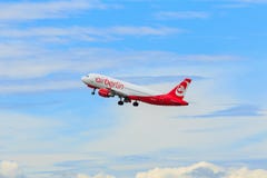 Airbus A320-200 de Air Berlin Imagens de Stock Airbus A320-200 de Air Berlin Imagens de Stock