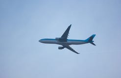 Airbus A330-300 των κορεατικών αερογραμμών αέρα στοκ εικόνες με δικαίωμα ελεύθερης χρήσης Airbus A330-300 των κορεατικών αερογραμμών αέρα στοκ εικόνες με δικαίωμα ελεύθερης χρήσης