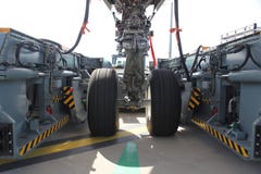Airplane Gear In Pull Car Royalty Free Stock Photography Airplane Gear In Pull Car Royalty Free Stock Photography