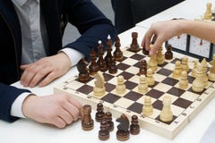 Ajedrez del juego de los hombres Negocio y ajedrez foto de archivo libre de regalías Ajedrez del juego de los hombres Negocio y ajedrez foto de archivo libre de regalías
