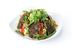 Alimento do restaurante isolado - salada fritada da carne foto de stock Alimento do restaurante isolado - salada fritada da carne foto de stock