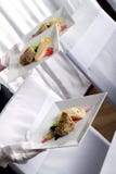 Alimento que es servido imágenes de archivo libres de regalías Alimento que es servido imágenes de archivo libres de regalías