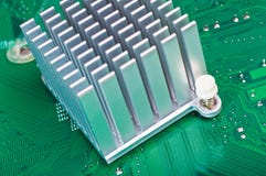 Aliminium Heatsink op de Raad van de Kring stock foto Aliminium Heatsink op de Raad van de Kring stock foto