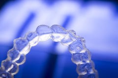 Alinhadores invisíveis dos dentes imagens de stock Alinhadores invisíveis dos dentes imagens de stock