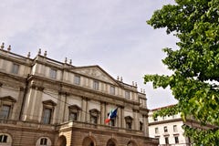 Alla Scala Teatro в Милане Главный фасад стоковое изображение rf Alla Scala Teatro в Милане Главный фасад стоковое изображение rf