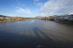 Allegheny flodstrand i Pittsburgh, Pennsylvania royaltyfria bilder Allegheny flodstrand i Pittsburgh, Pennsylvania royaltyfria bilder