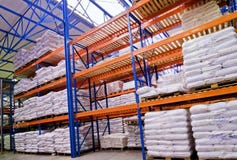 Almacén con las mercancías Almacén con las mercancías