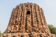 Alminar inacabado de Alai Minar en el complejo de Qutub en Delhi, Indi fotos de archivo libres de regalías Alminar inacabado de Alai Minar en el complejo de Qutub en Delhi, Indi fotos de archivo libres de regalías